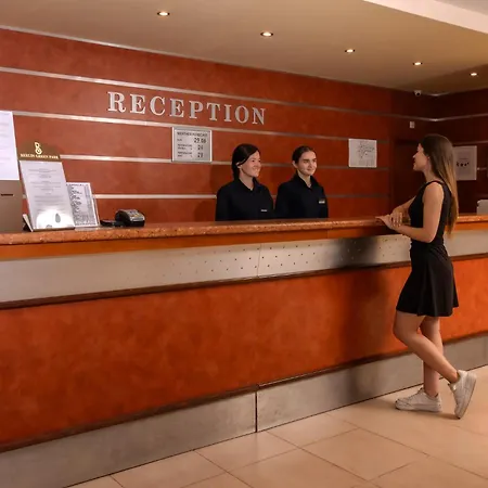 Hotel Berlin Park 4*